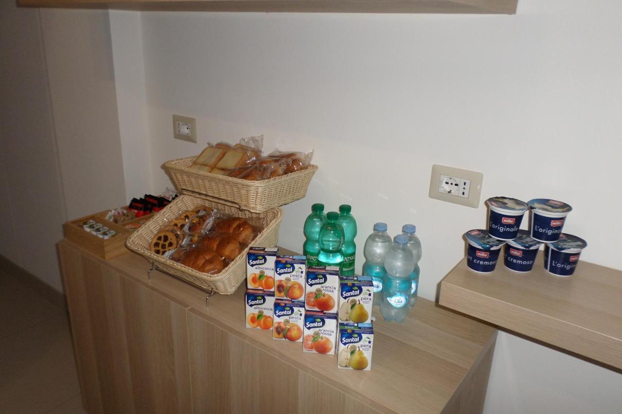 B&B Mansarda Del Sole Naples Exterior photo